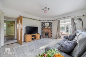 Lounge- click for photo gallery